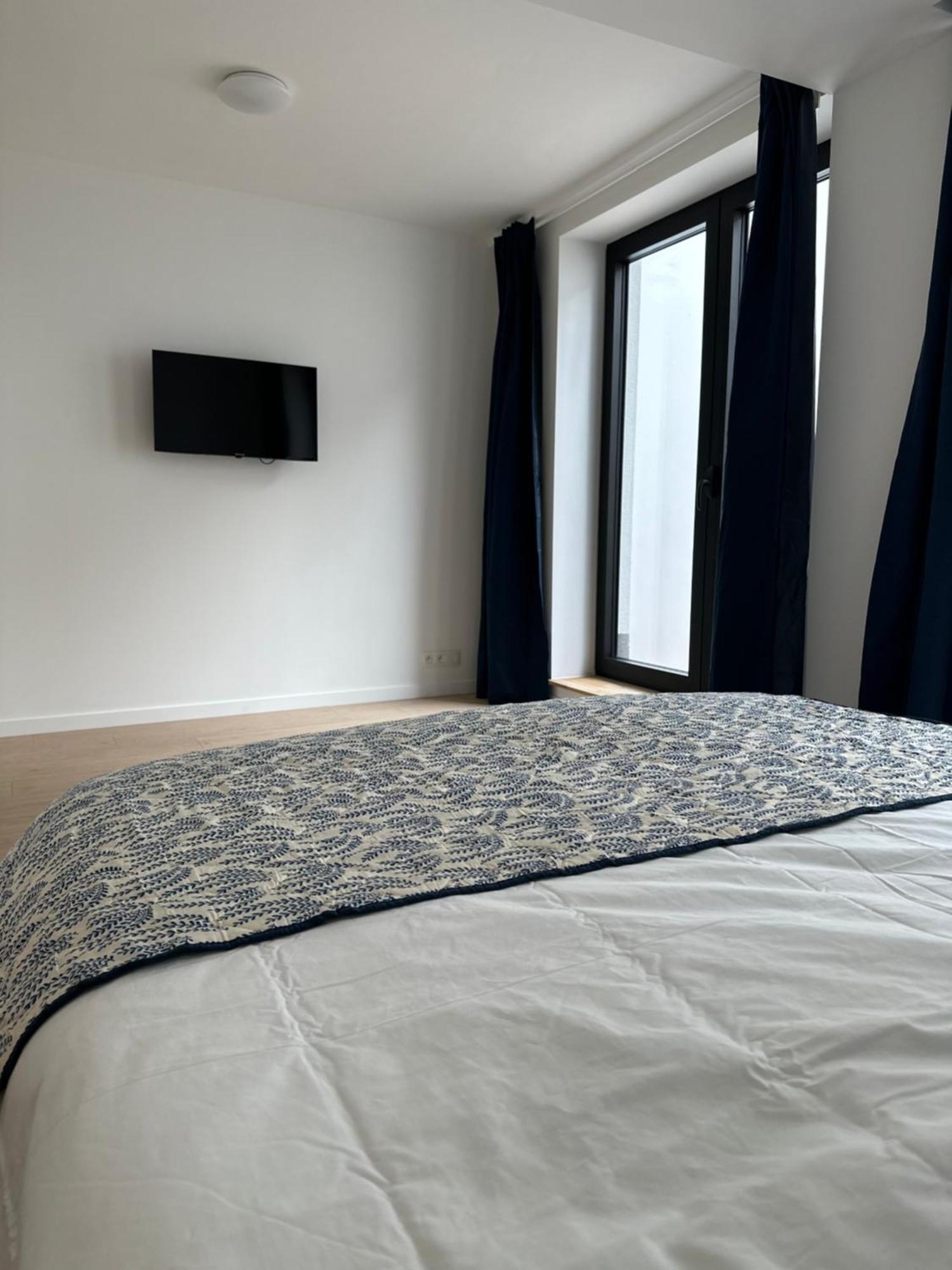 Guest house With Ensuite And Garden *